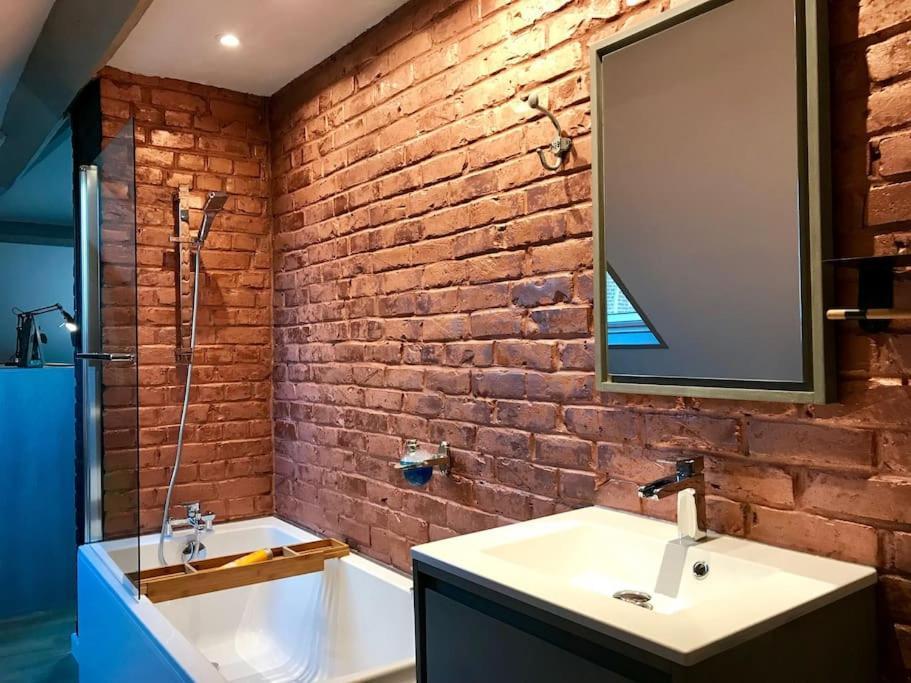 Ferienwohnung Atypique Style Loft Phalempin Exterior foto